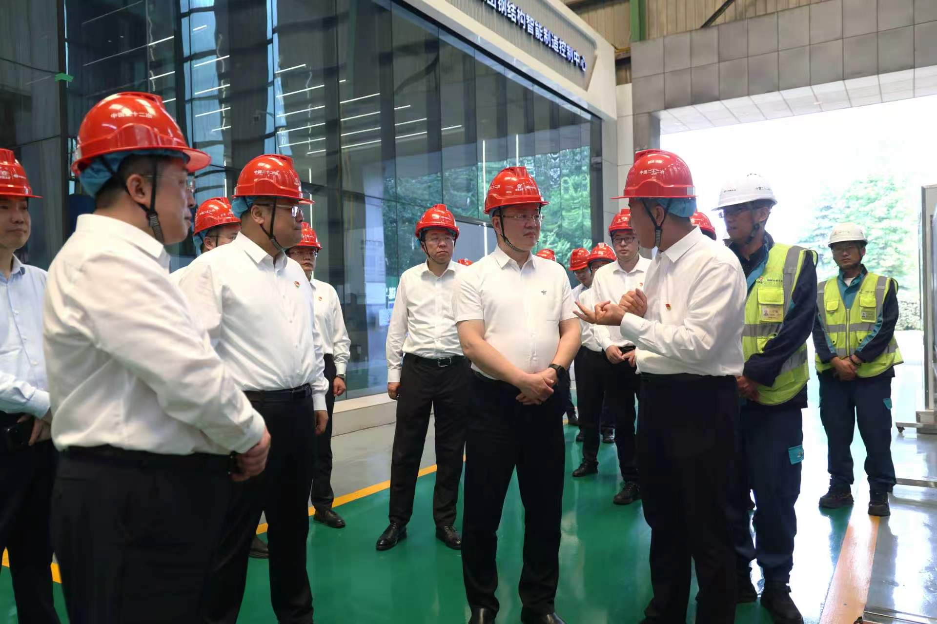 李仲澤參觀國家鋼結構制作工程技術中試基地