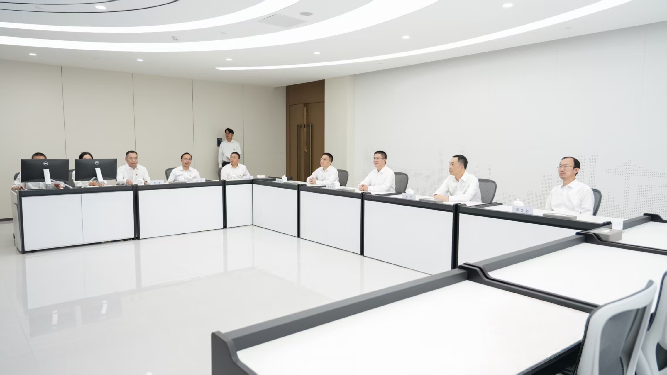 李仲澤參觀中冶京誠(chéng)數(shù)字化企業(yè)大腦